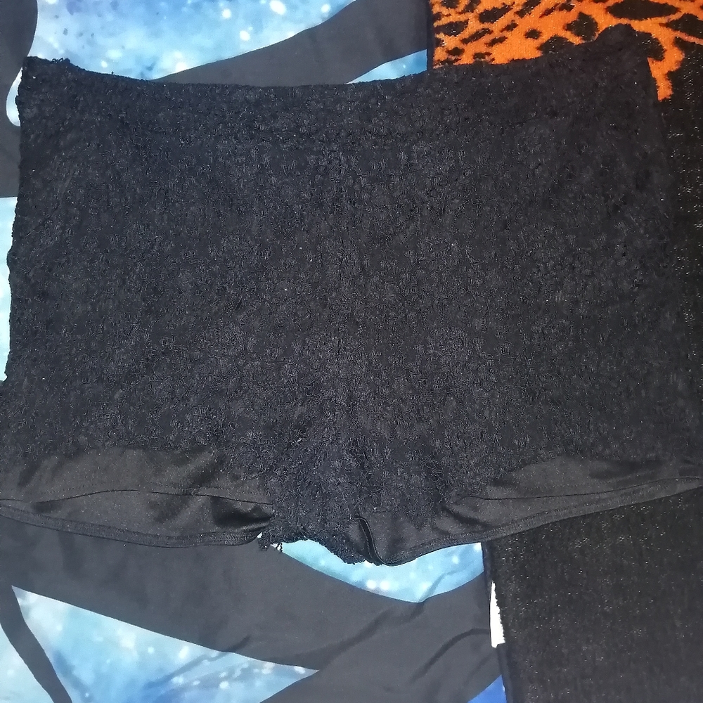 Shorts - Picture 2 of 2
